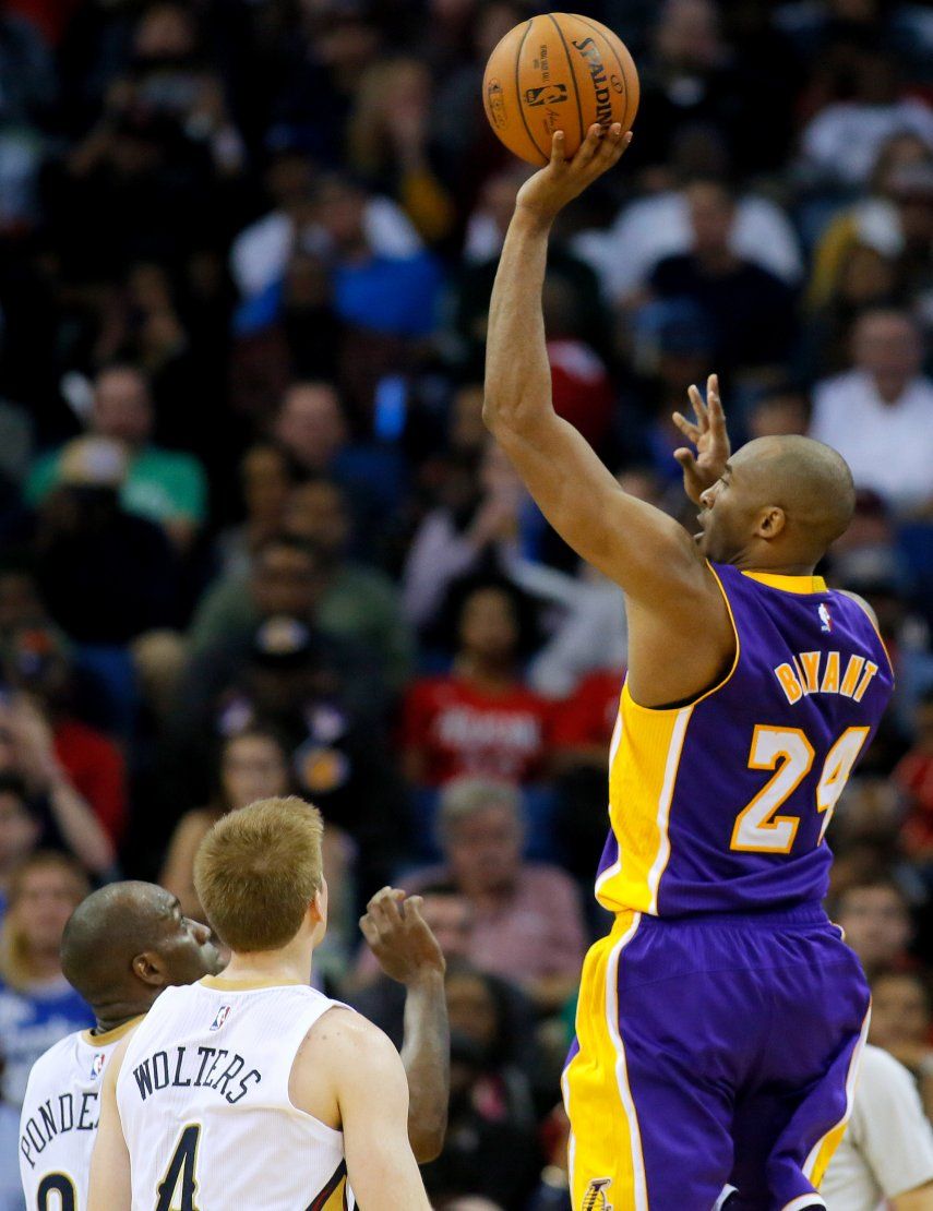 Kobe se examinará de nuevo lesión en el hombro