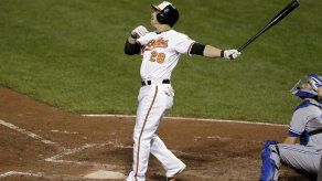 Pearce aporta 2 jonrones a triunfo de Orioles