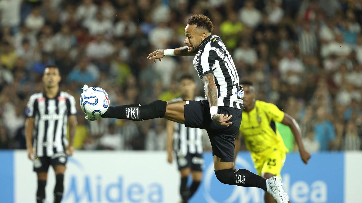 Neymar Jr. anota y sella la paz con Robinho Jr.