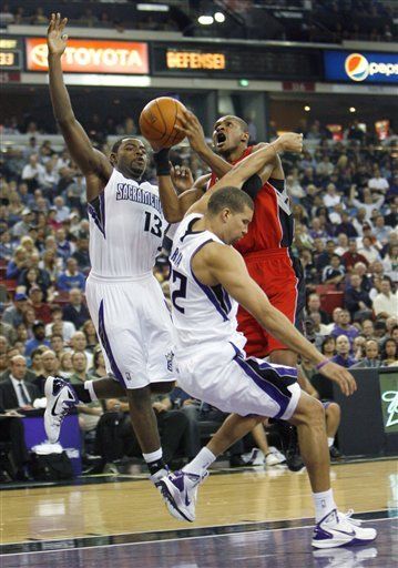 NBA: Kings 111, Raptors 108; Evans conduce a victoria