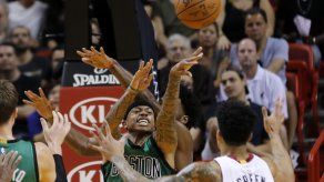 Bradley anota 25 y Celtics se imponen en Miami