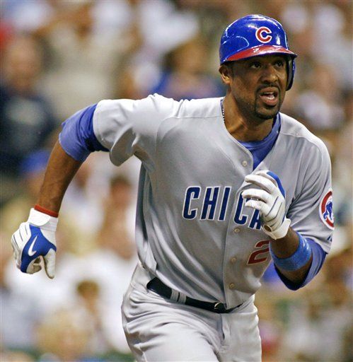 MLB: Cachorros 6, Cerveceros 4; Lee remolca triunfo con doble