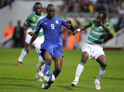 Italia tiene nueva imagen pero sigue perdiendo igual