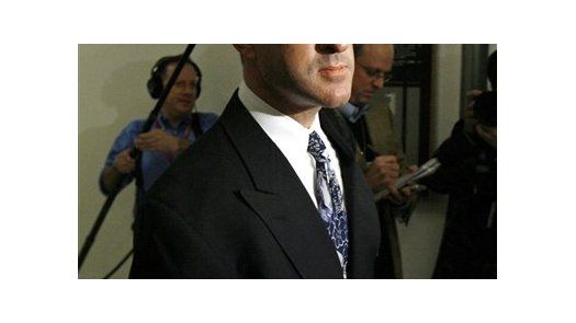 McNamee arriba para reunirse con fiscales en caso Clemens