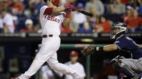 Calicho Ruiz guía a los Filis a victoria 10-5 sobre Padres