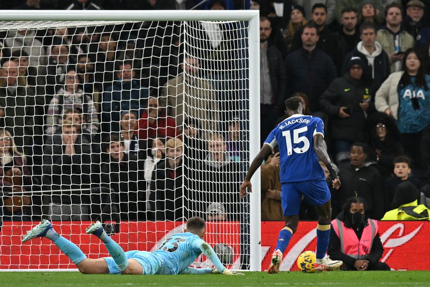 Chelsea le quita el invicto al Tottenham