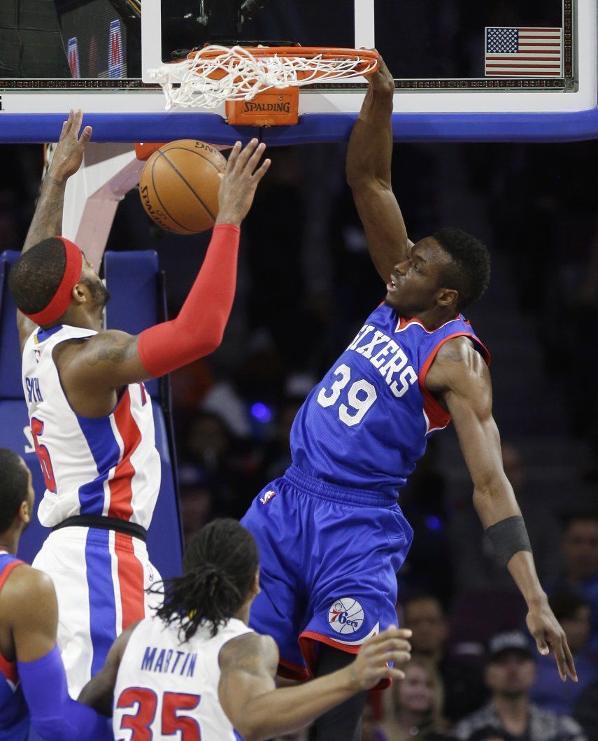 76ers vence a Pistons en tiempo extra