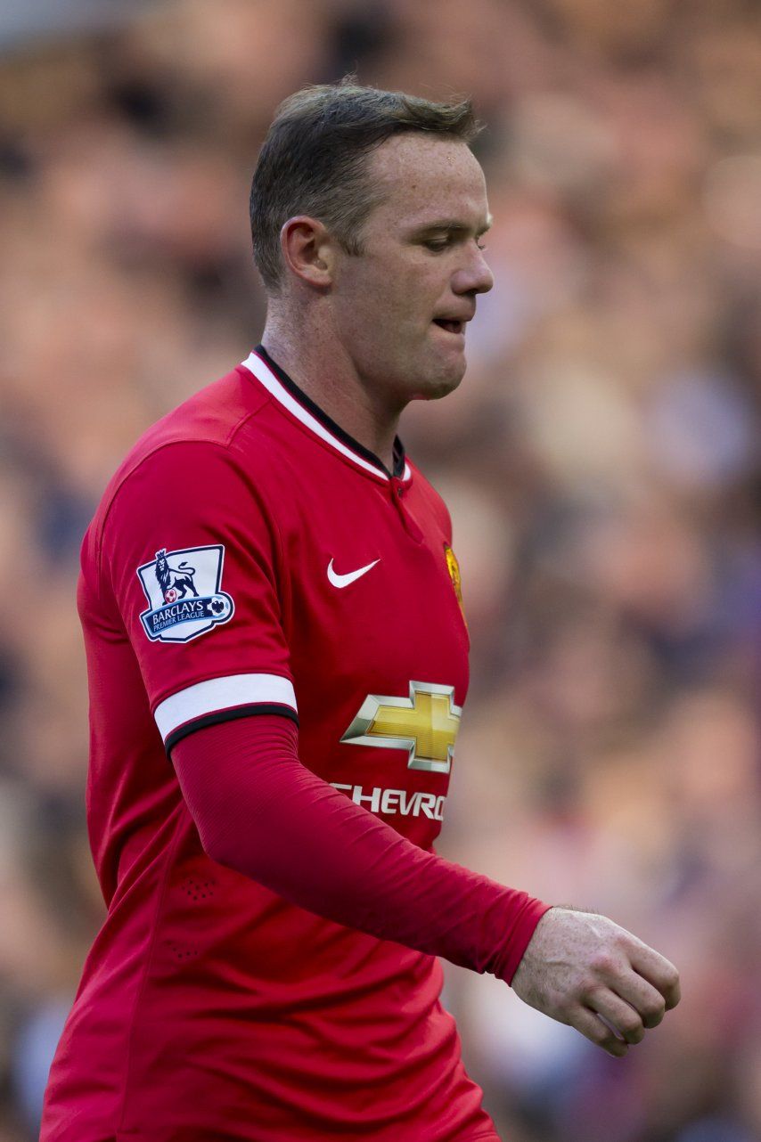 Rooney: gol y expulsión en victoria de Man United