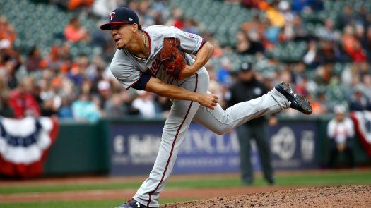 Berríos lanza pelota de 3 hits; Mellizos aplastan a Orioles