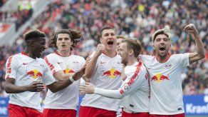 Jovic sella triunfo de Frankfurt en Schalke