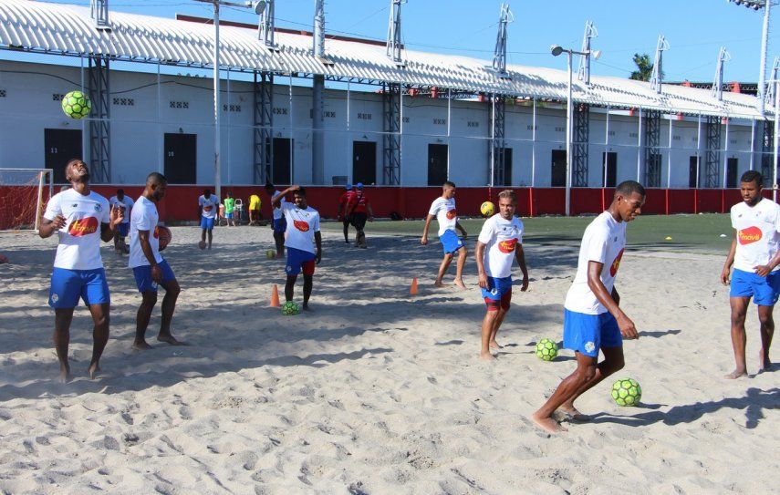 Shubert Pérez realiza nuevo llamado a entrenamientos a preselección de futplaya