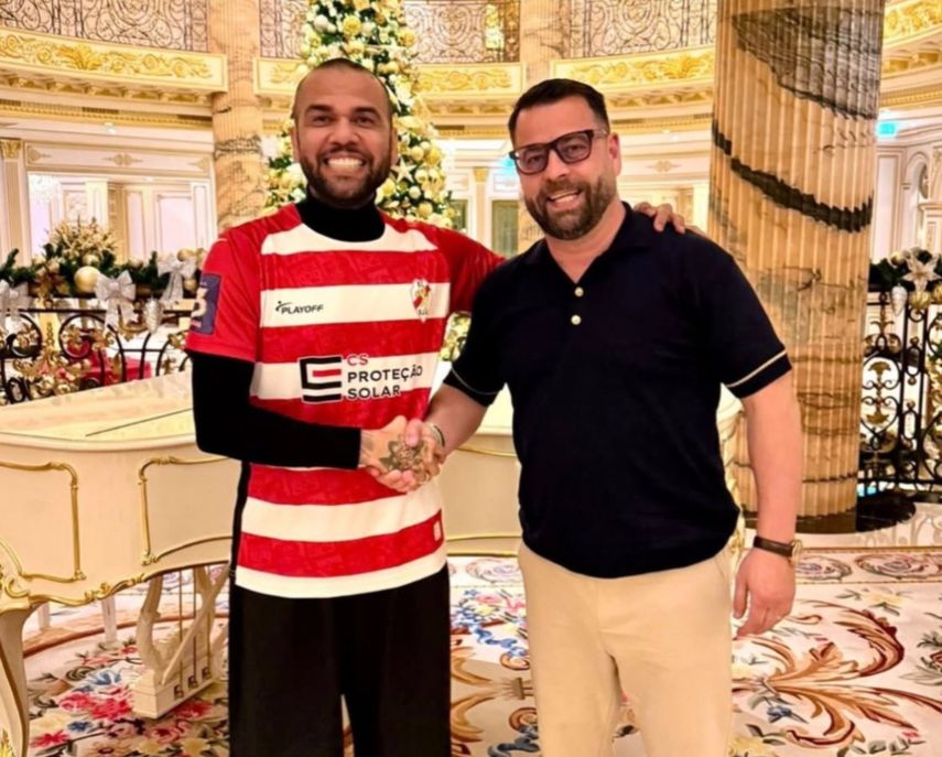 Dani Alves se compra un club de tercera división en Portugal