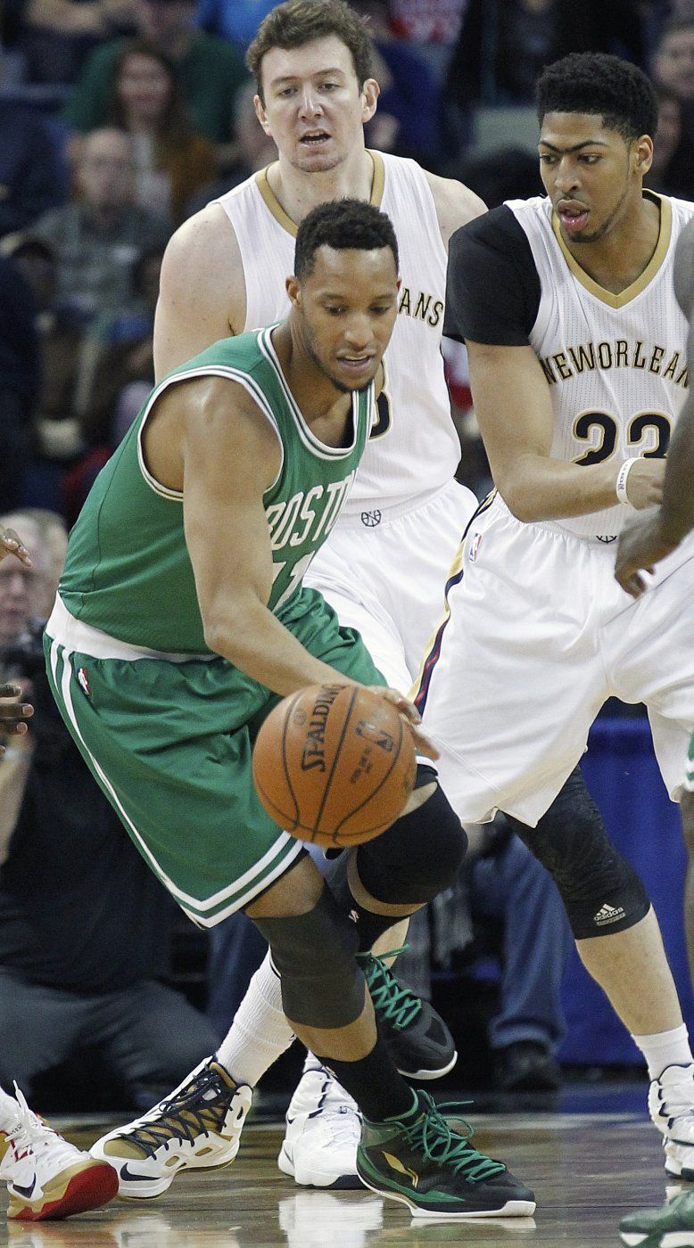 Thomas guía a Celtics a triunfo sobre Pelicans