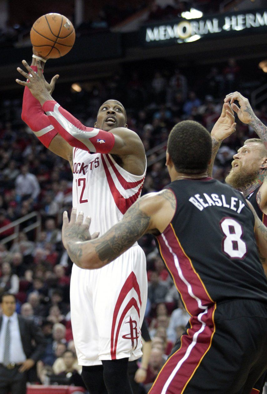 Rockets le bajan los humos a LeBron y al Heat
