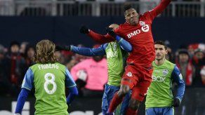 Toronto FC ejerce la opción de contrato de Armando Cooper para el 2017
