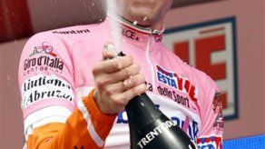 Menchov gana contrarreloj en Giro de Italia y es lí­der general