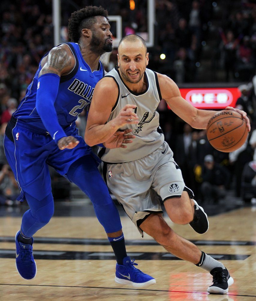 Spurs remontan y superan a Mavericks