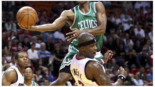 NBA: Celtics 92, Heat 85; Garnett casi perfecto en el aro