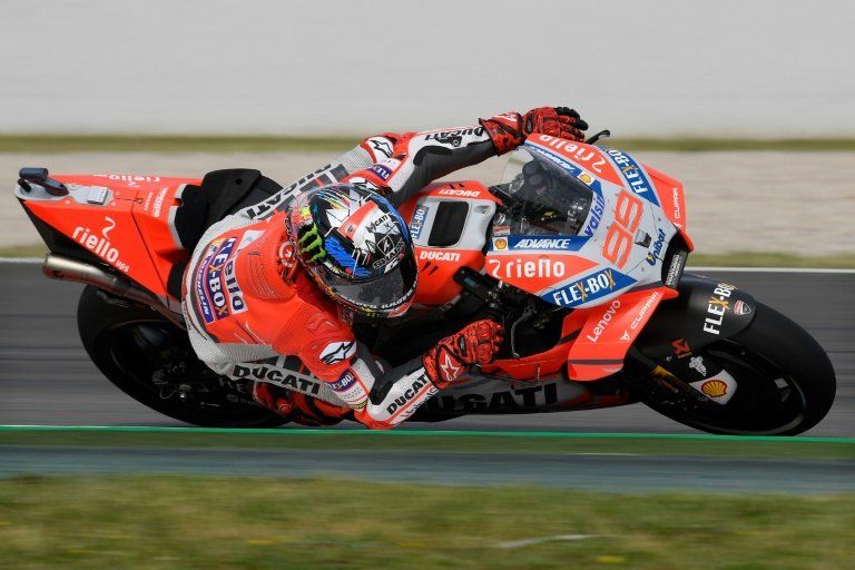 Lorenzo emerge en la segunda tanda de entrenamientos libres de Cataluña