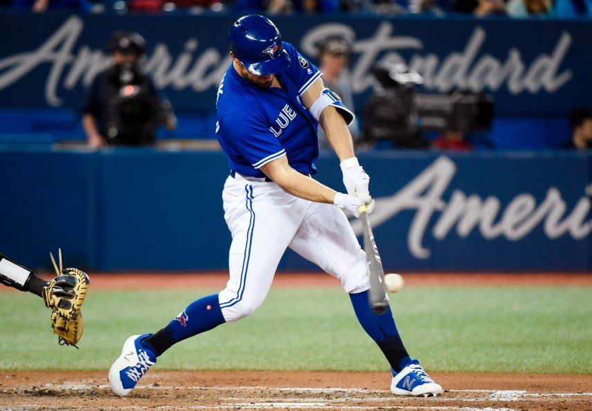 Azulejos pega 3 HRs en triunfo sobre Rangers