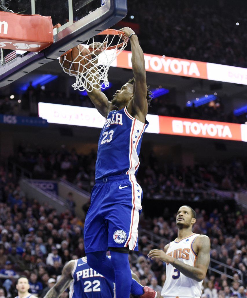 Con doble-doble de Embiid, 76ers vencen 119-114 a Suns