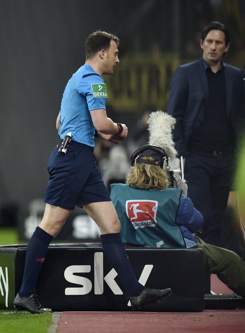 Alemania: 3 partidos para entrenador que rechazó expulsión