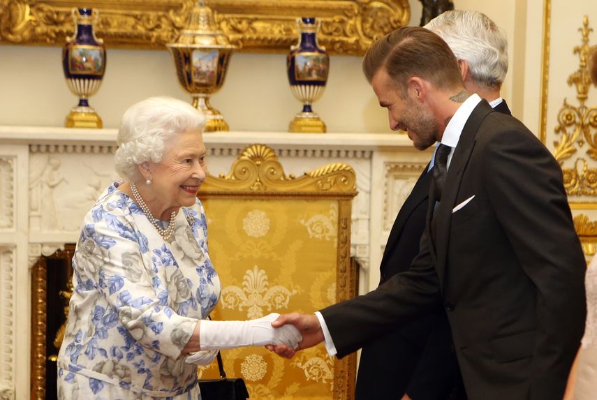 Reina Isabel II y David Beckham