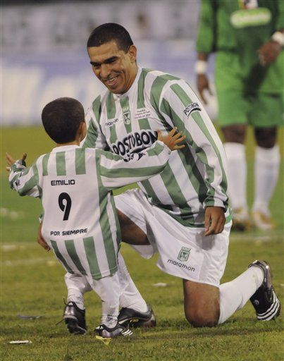 Colombia: Aristizábal aclamado en su despedida de las canchas