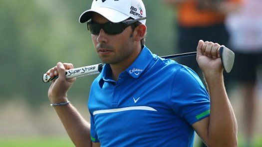El golfista Larrazábal se lanza a un lago para evitar ataque de abejas