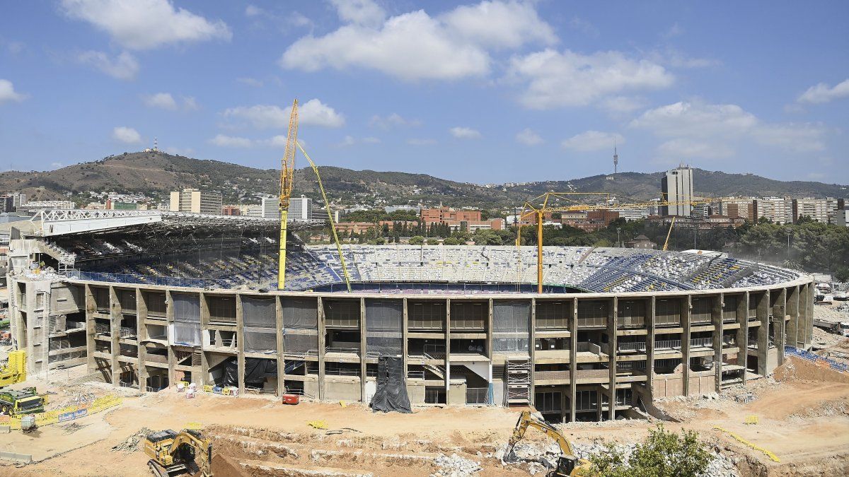 El FC Barcelona no regresaría esta temporada al Camp Nou