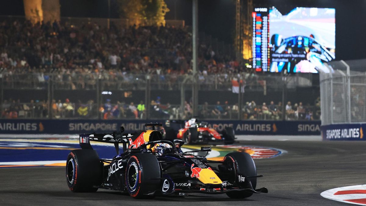Max Verstappen gana la carrera nocturna de Singapur