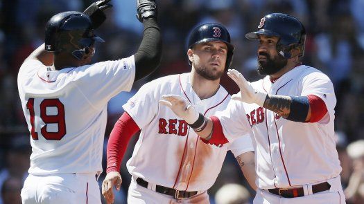 Jonrón de León encamina victoria de Boston ante Marineros