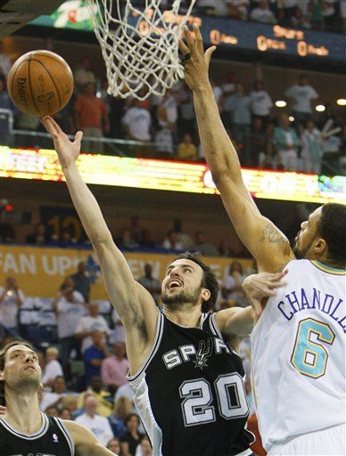 NBA: Ginóbili hace 26 puntos y Spurs eliminan a Hornets