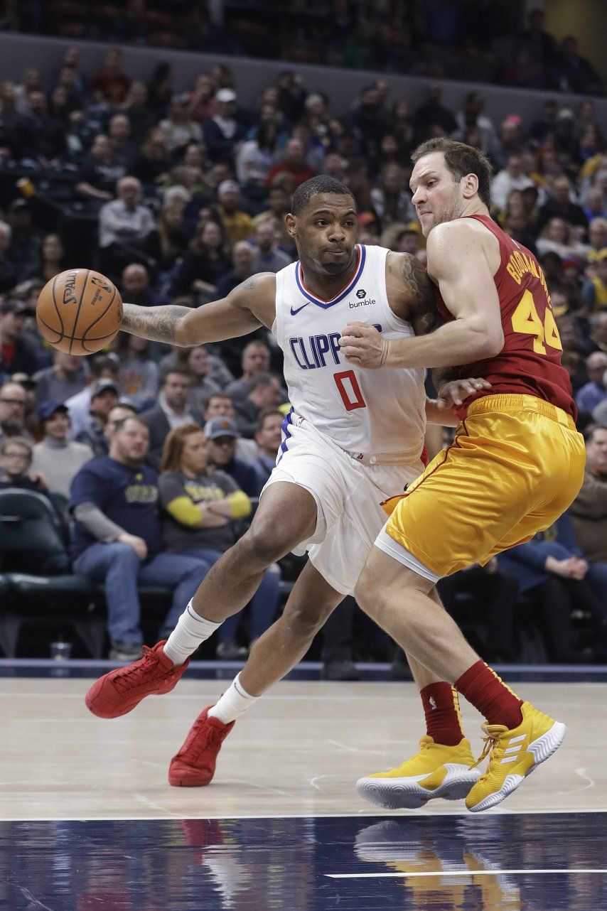 Bogdanovic lidera ataque de Pacers en paliza a Clippers