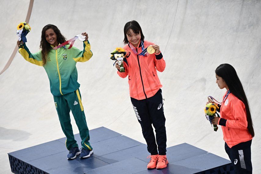 HISTÓRICO. Oro para Japón y plata para Brasil en skate femenino con  prodigios de 13 años en Tokio 2020