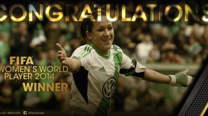 Alemana Nadine Kessler gana premio a mejor jugadora de 2014