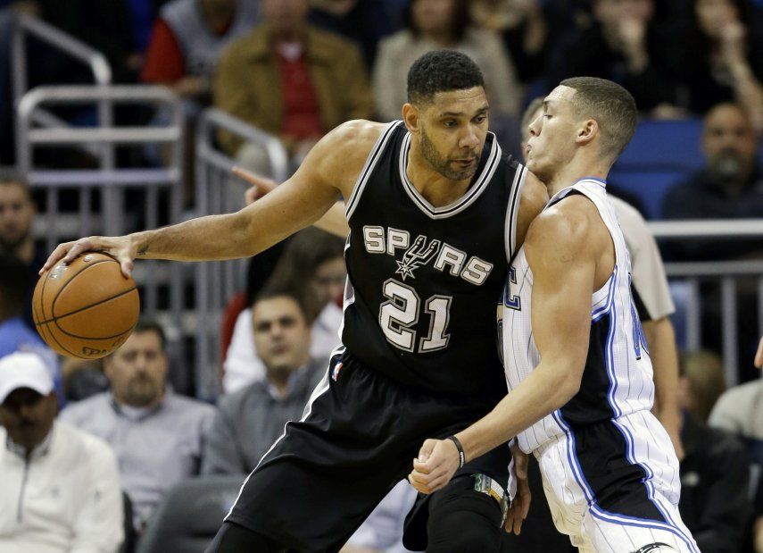 Leonard anota 29 en triunfo de Spurs sobre el Magic