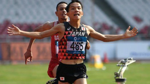 Vencedor de maratón en Juegos Asiáticos, acusado de empujar a su rival