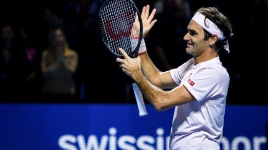 Federer logra un noveno título en su torneo de Basilea