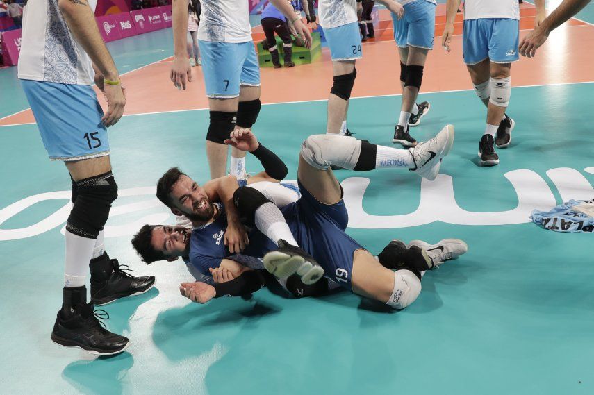 Argentina aplasta a Cuba y revalida oro en voleibol