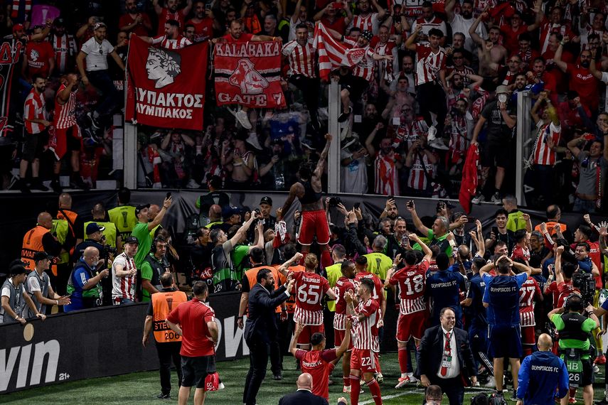 Conference League: Olympiacos se corona campeón de forma dramática
