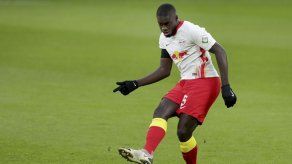 Bayern ficha a Upamecano de su rival Leipzig