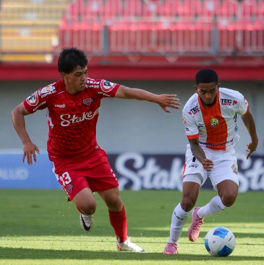 Panameño César Yanis jugará Copa Sudamericana con Cobresal