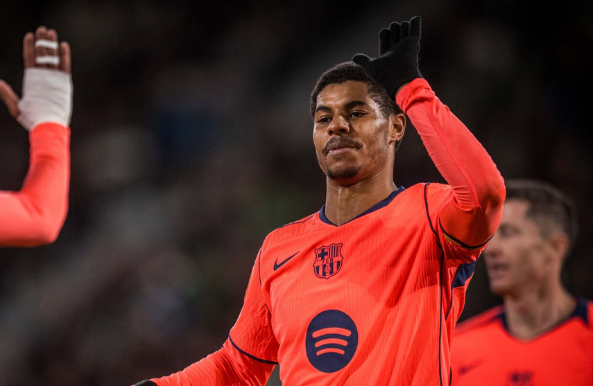 El FC Barcelona venció al Elche y sigue líder de LaLiga