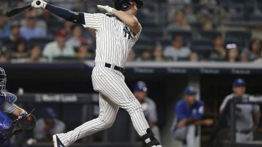 Yanquis remontan y dividen doble función con Reales