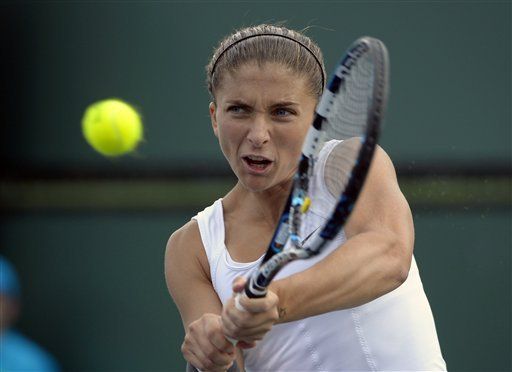 Kvitova, Kirilenko, Errani y Vinci avanzan