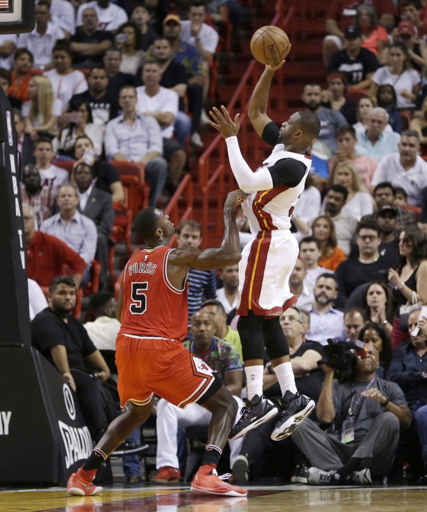 El Heat vence 106-98 a Chicago para su 46ta victoria