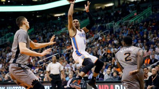 Los Suns ganan al Thunder pese al triple doble de Westbrook