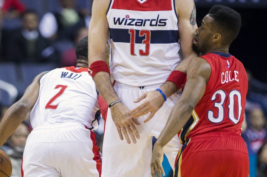 Wall logra triple doble y Wizards arrollan a Pelicans