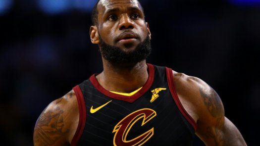 LeBron, el dominicano Towns y Curry se lucen en la NBA